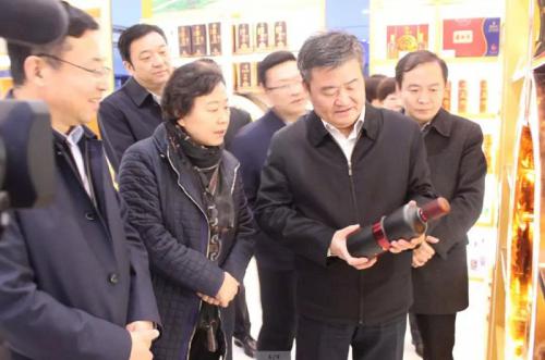 李杰翔书记来到蒙古王实业调研,为企业发展助力!