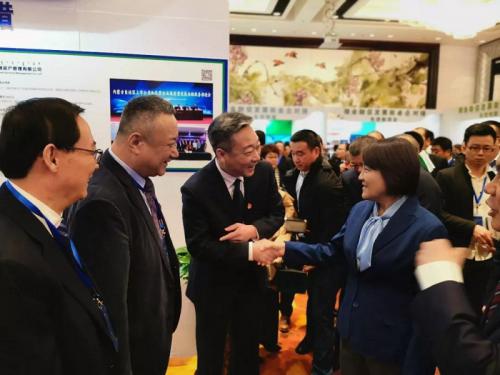 内蒙古金融资产管理有限公司参加自治区稳金融促发展政金企对接会